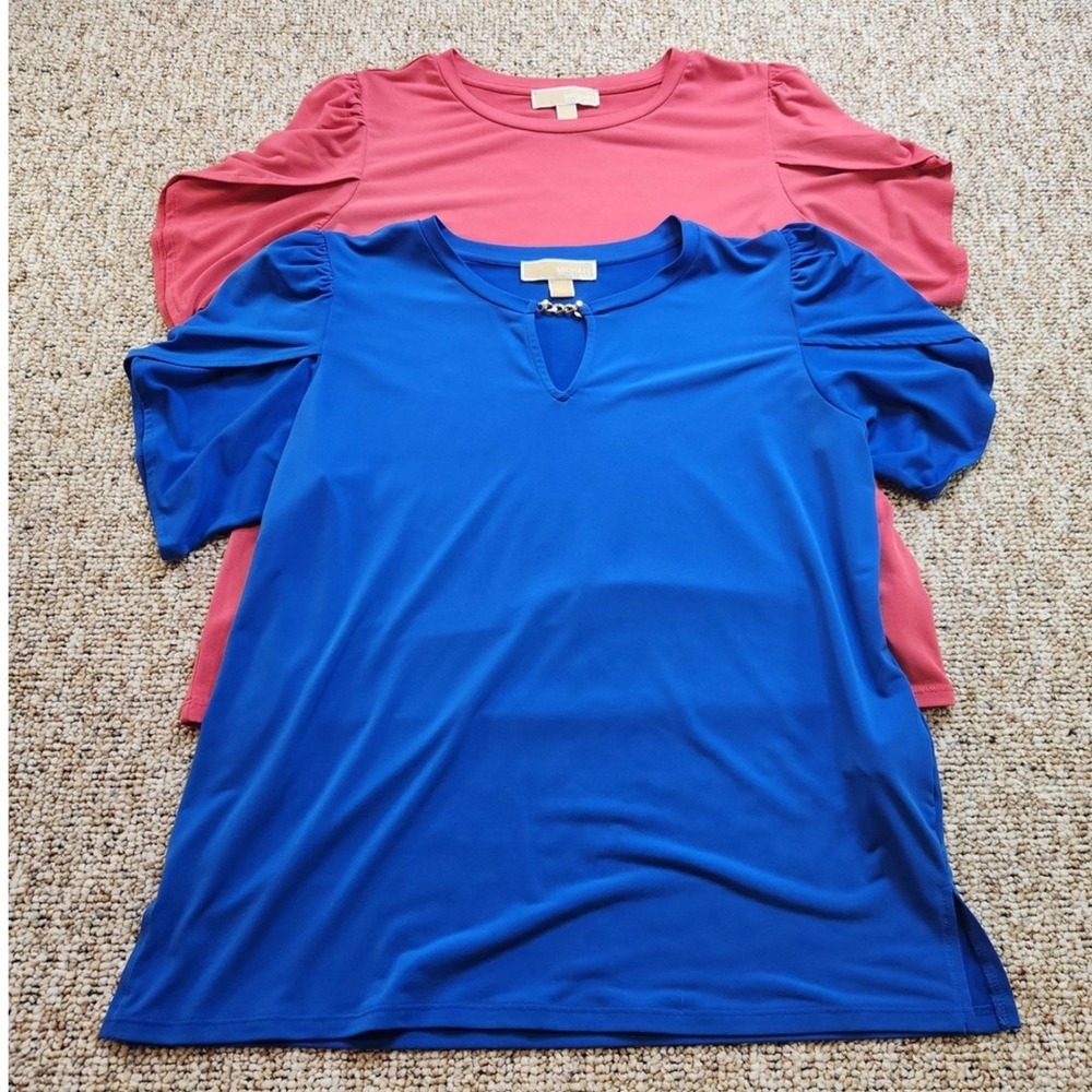 MICHAEL KORS Bundle Blue Chain V-Neck Red Crew Neck Petal Sleeves Size‎ L